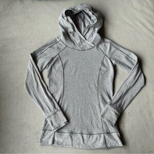 Lululemon ~ Pullover Hoodie ~ Womens Size 6